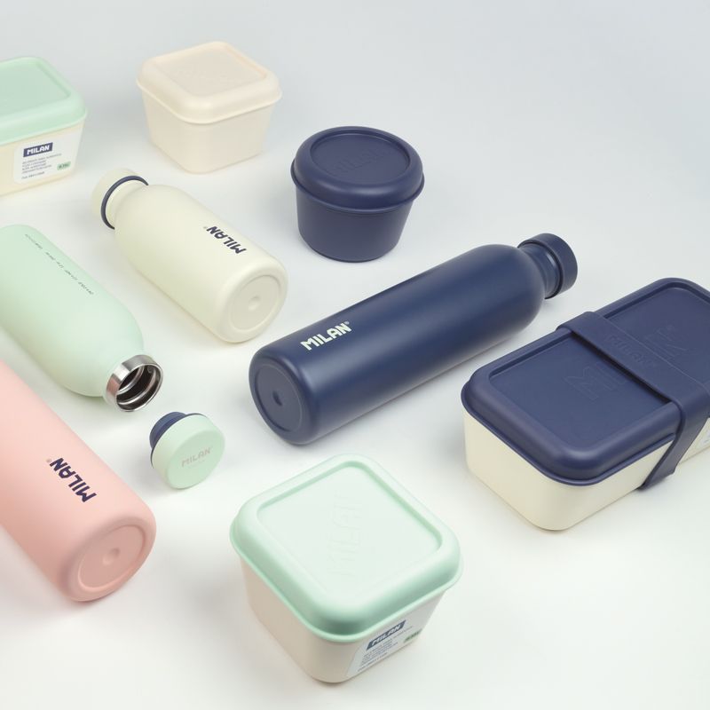 Recipiente para alimentos rectangular 0,75L, tapa azul marino