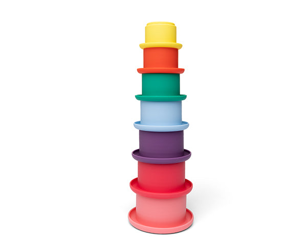 Cubos apilables de colores brillantes