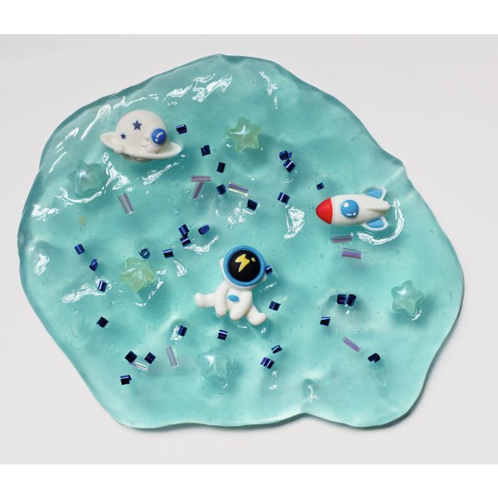 Slime con pequeñas piezas divertidas