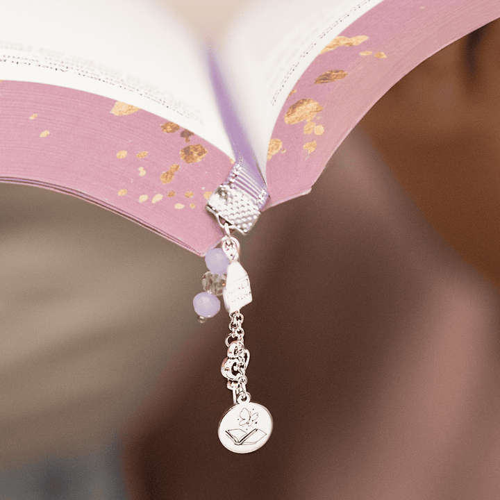 Marcapáginas con charms