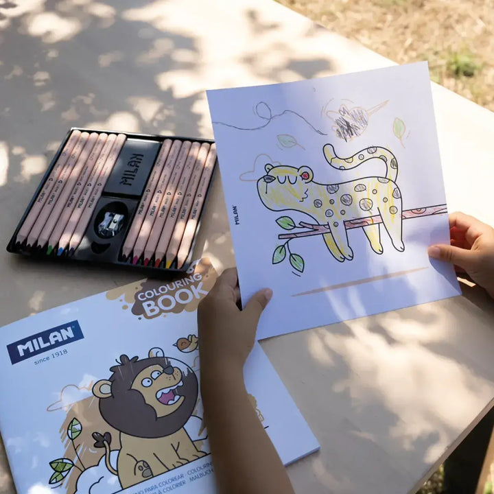 Cuaderno para colorear 'Wild safari'