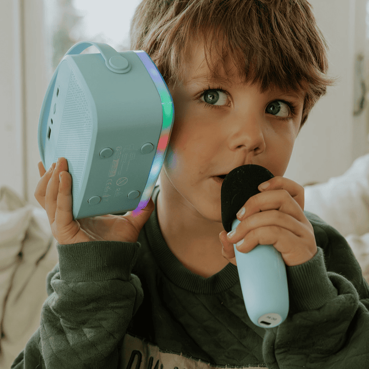 Karaoke con luz y 2 micrófonos