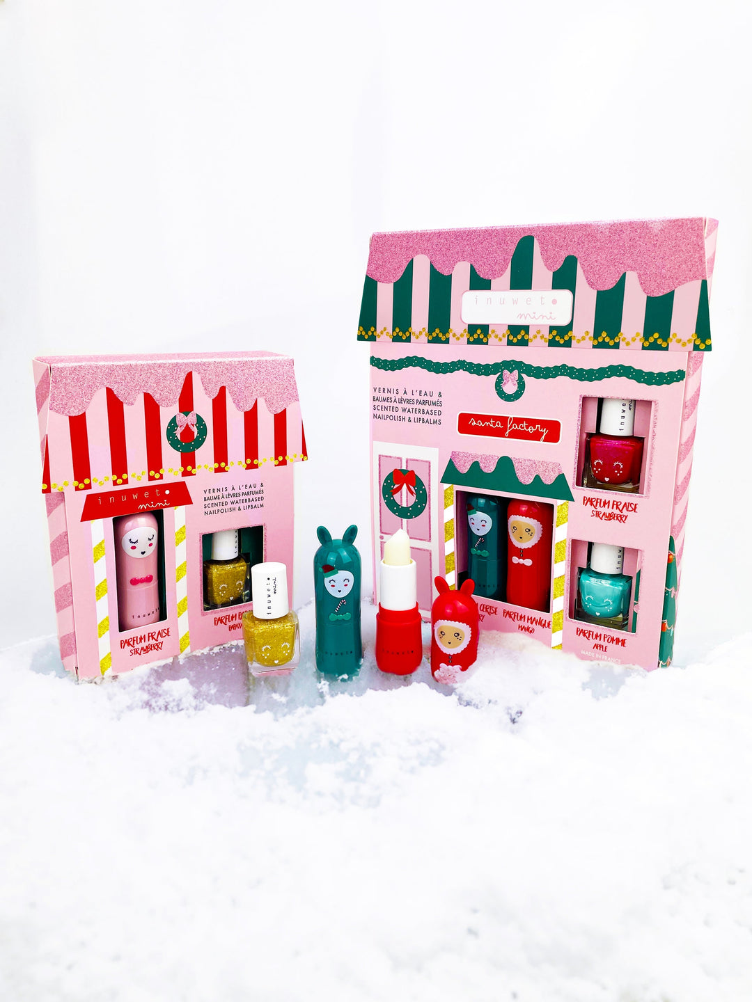 Charlotte House: 2 bálsamos labiales cereza y mango y 2 esmaltes uñas turquesa (aroma manzana) y fucsia (aroma fresa)