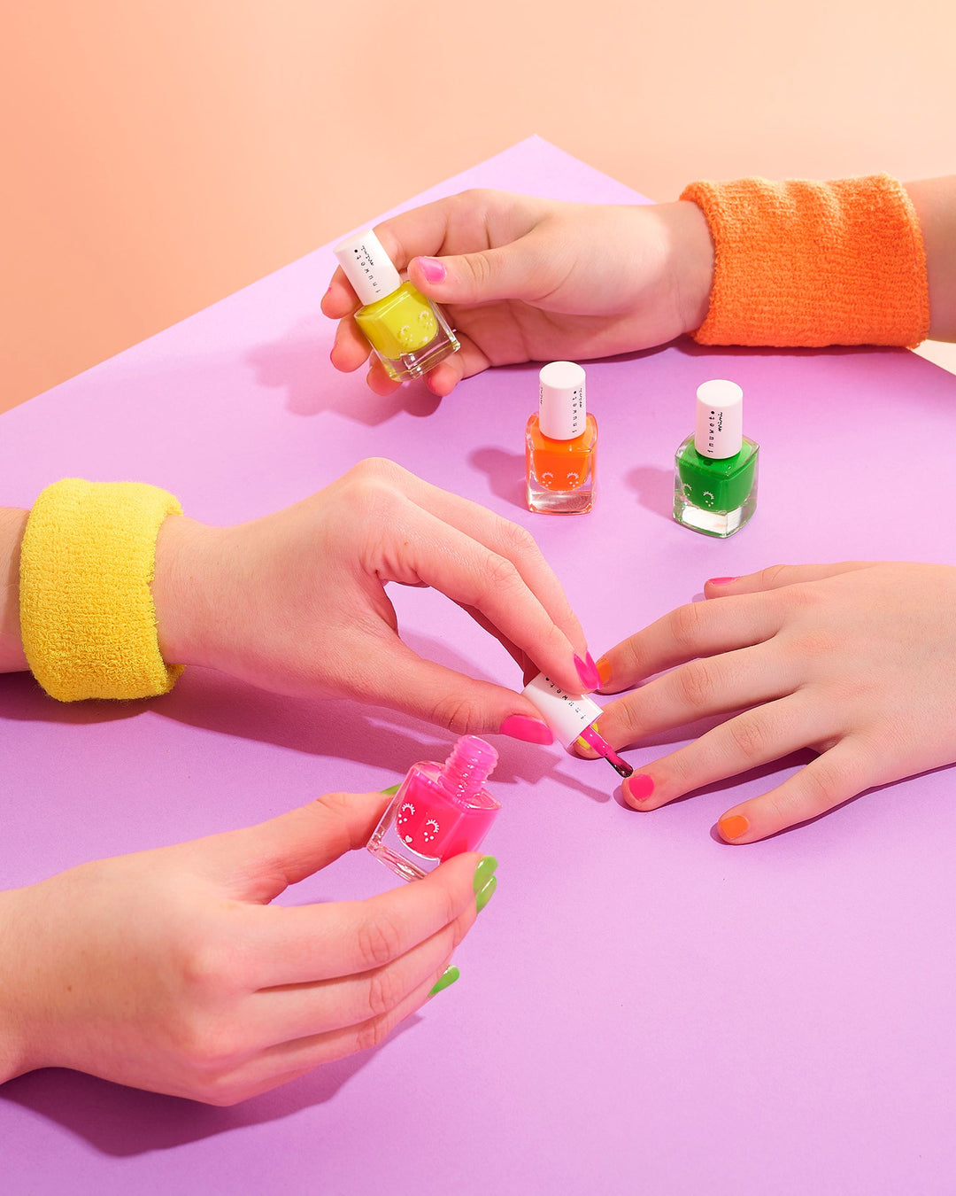 Esmalte de uñas a base de agua - Colores neón