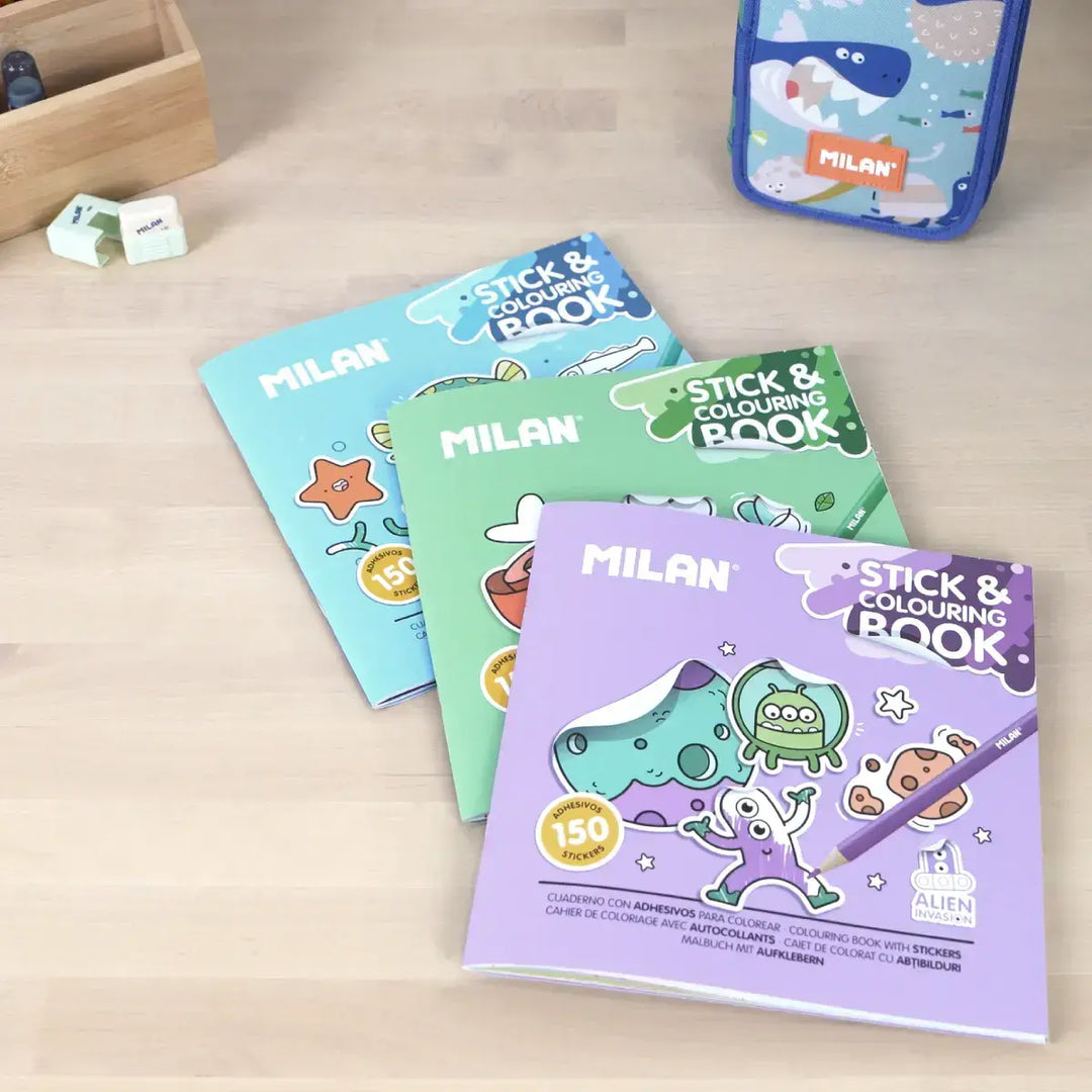 Cuaderno con adhesivos para colorear 'Alien invasion'