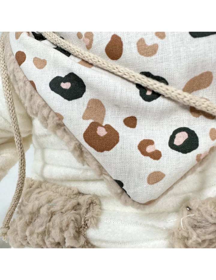 Muñeca Álex cozy beige (presentación: mochila)