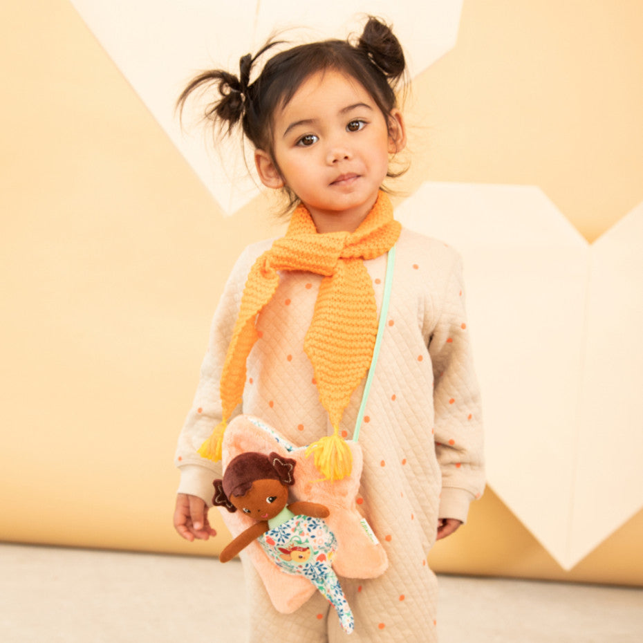 Muñeca Anna con bolso de estrella