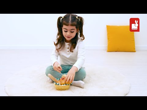 Abuelita alegre - cesta de panadería